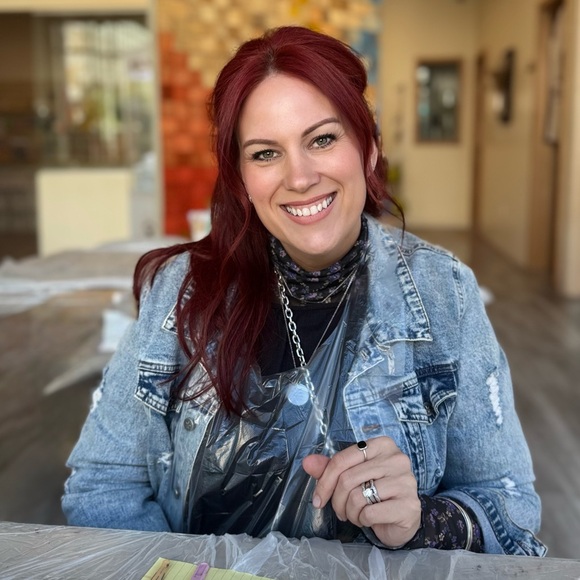 Meet your Posher, Kristen - Picture 2 of 2